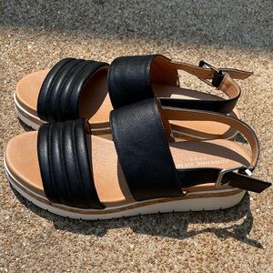 Ladies sandals